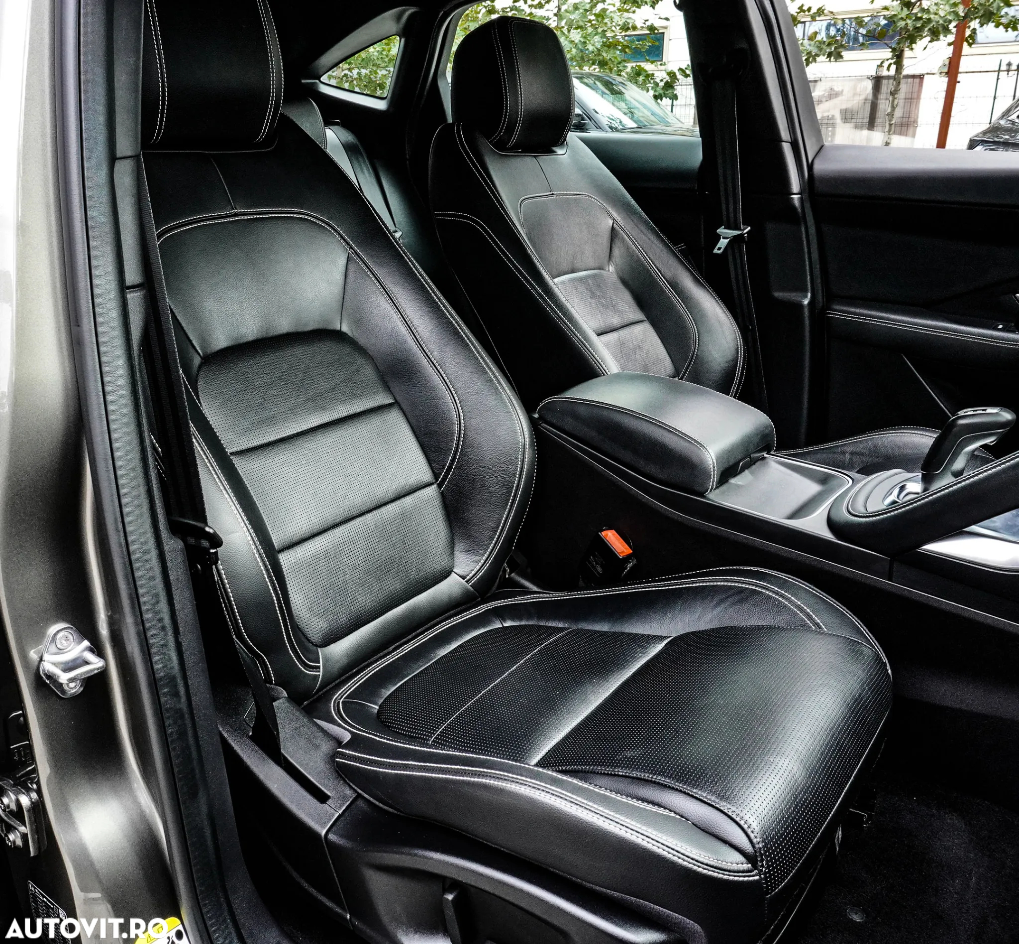 Jaguar E-Pace D240 AWD R-Dynamic S - 15