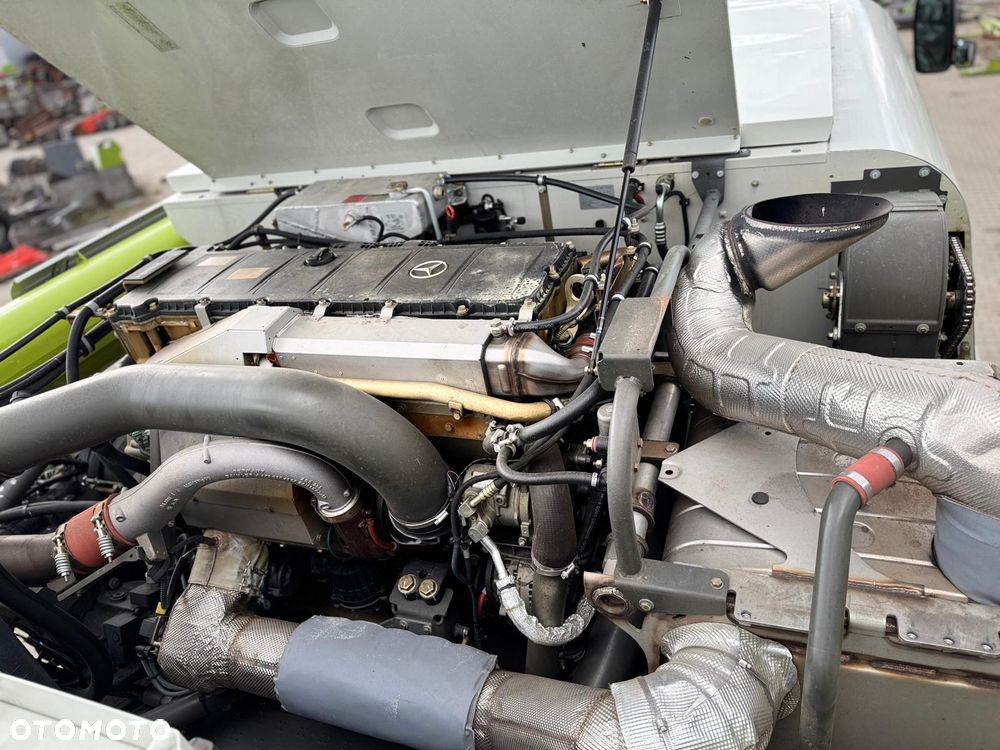 Claas Lexion 750TT z hederem - 10