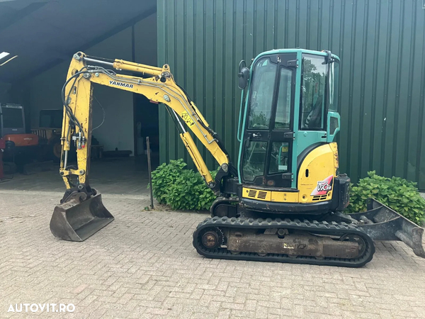 Yanmar VIO38 miniexcavator compact pe senile