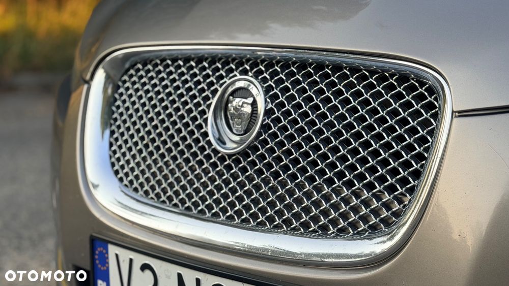Jaguar XF 2.2 D - 7