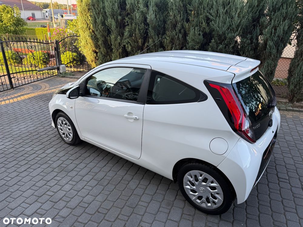 Toyota Aygo x-play - 4