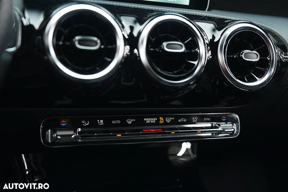 Mercedes-Benz A 180 d Sedan 7G-DCT AMG Line - 31