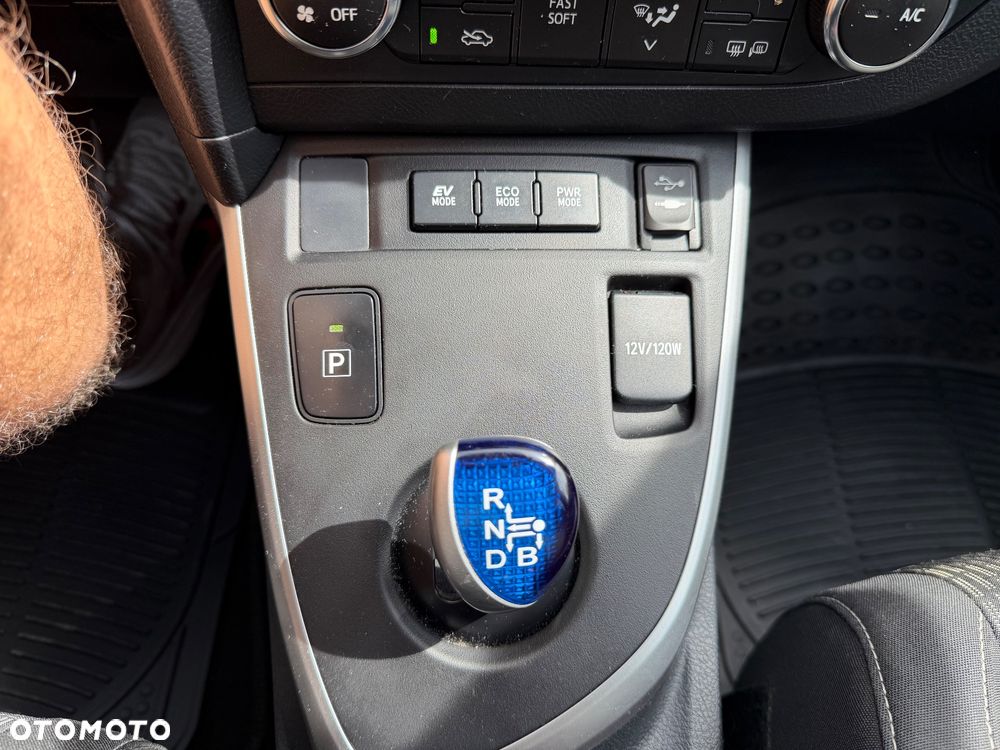 Toyota Auris - 14