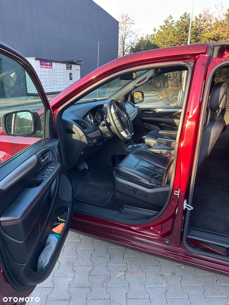 Dodge Grand Caravan - 7