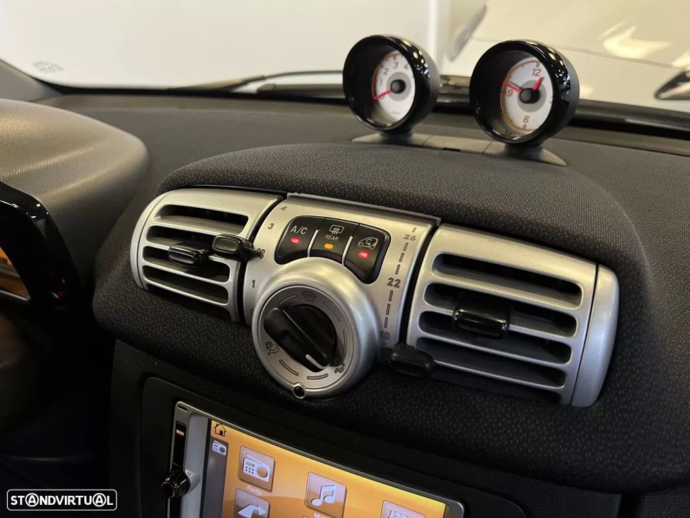 Smart ForTwo Coupé 1.0 mhd Passion 71 Softouch - 30
