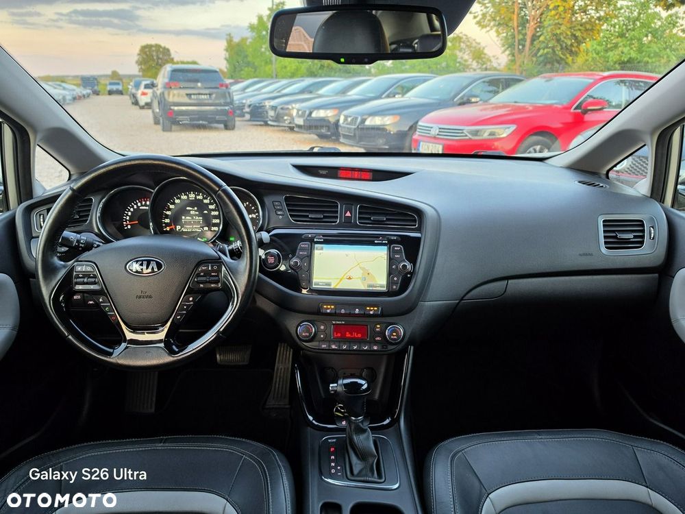 Kia Ceed - 33