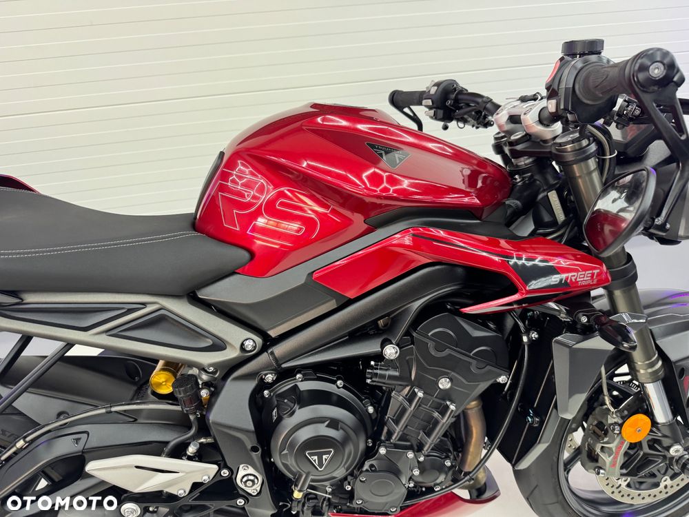 Triumph Street Triple - 17