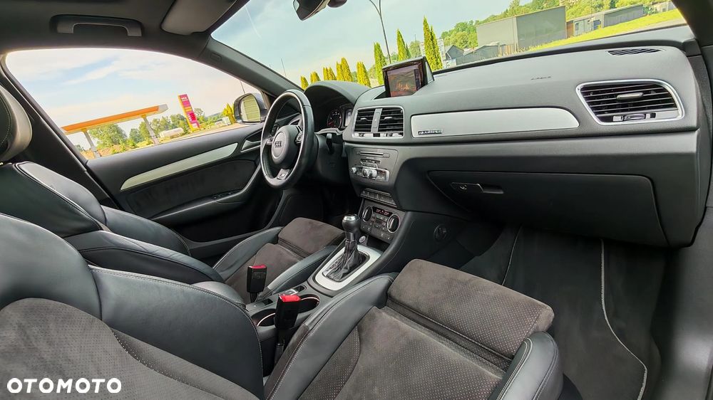 Audi Q3 2.0 TFSI Quattro S tronic sport - 23