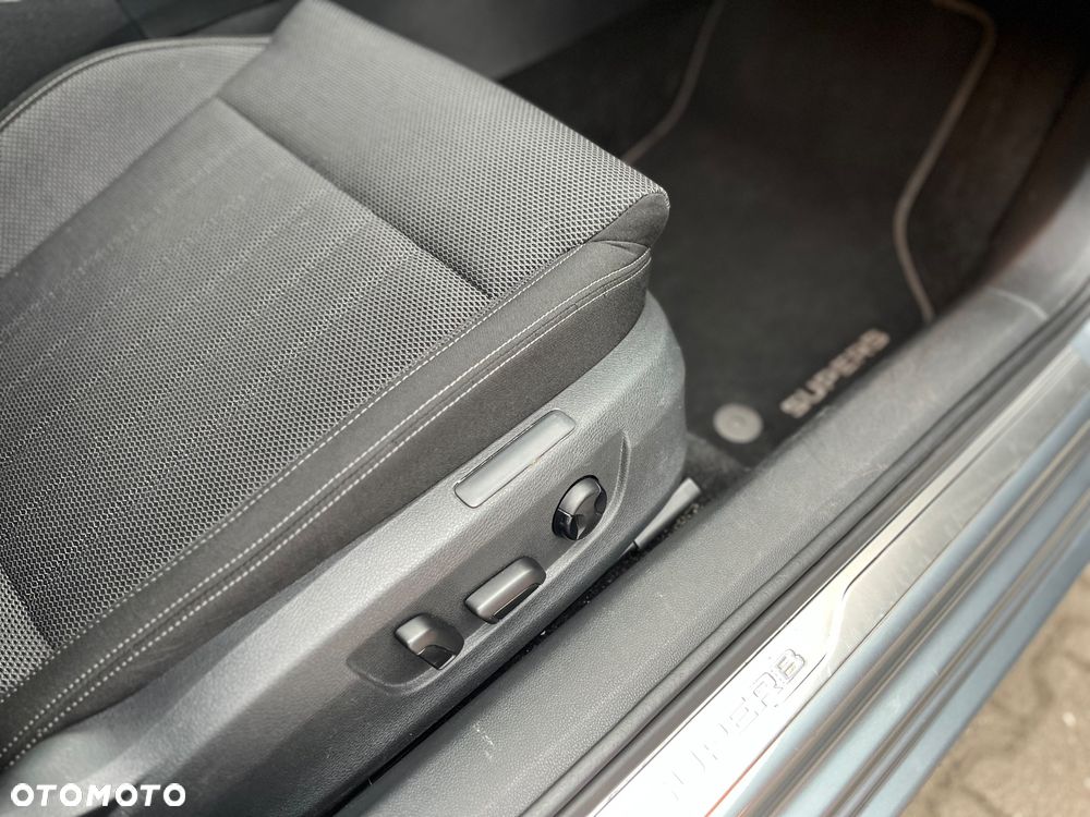 Skoda Superb 2.0 TDI Style DSG - 36