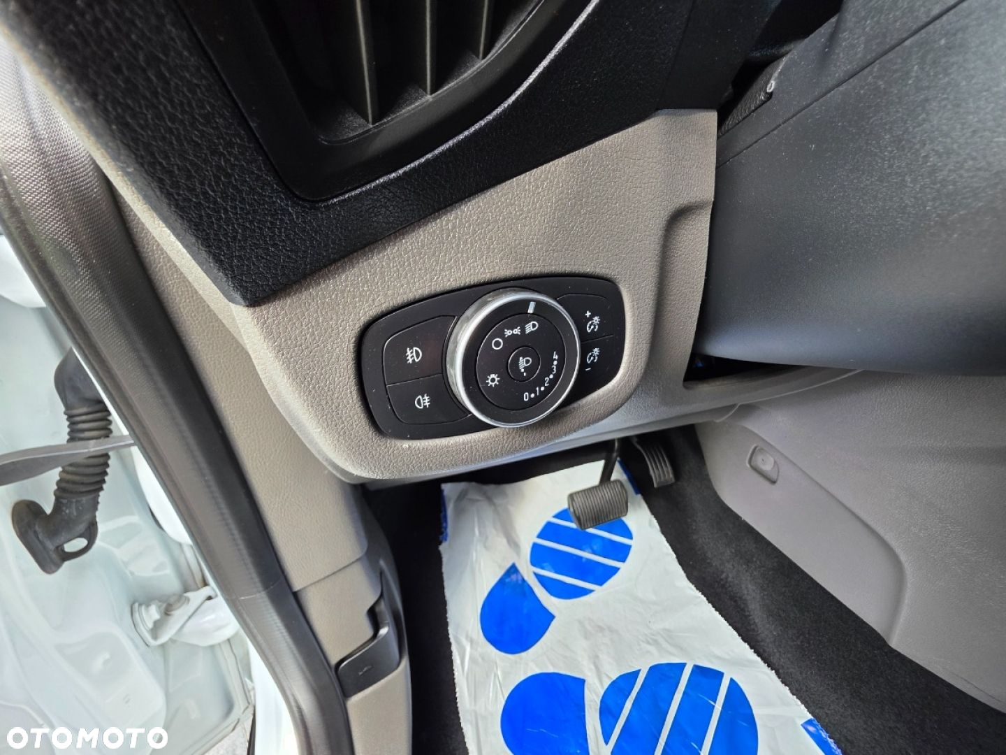 Ford Transit Connect - 12
