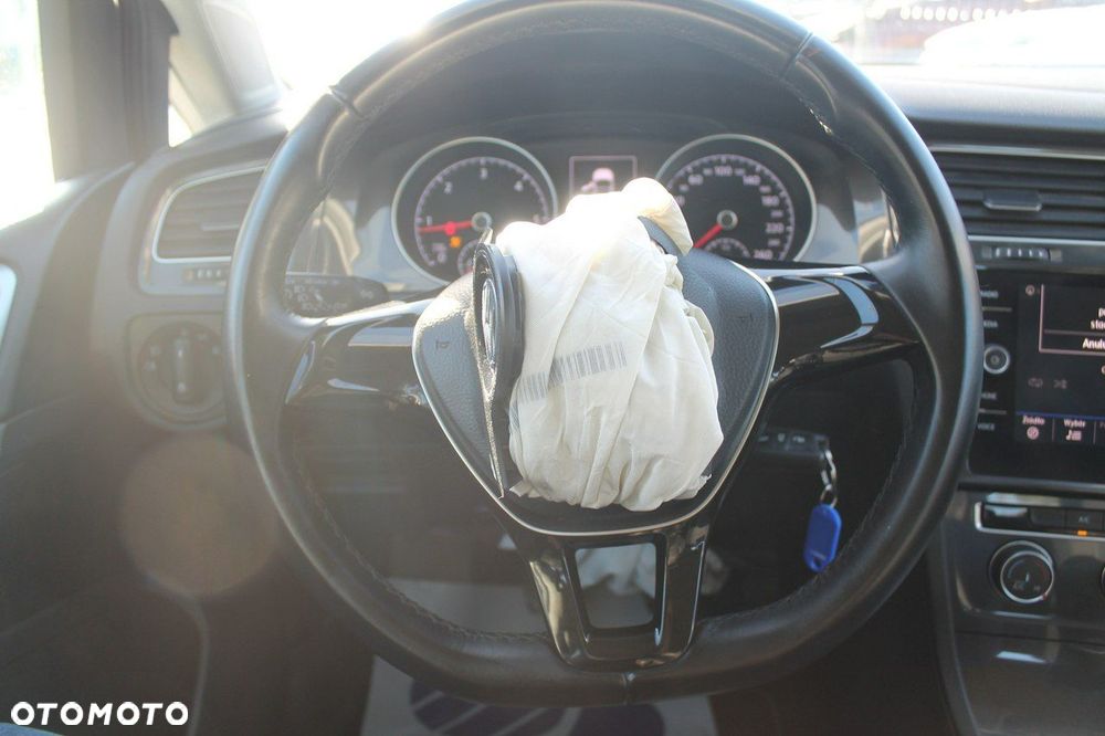 Volkswagen Golf - 15