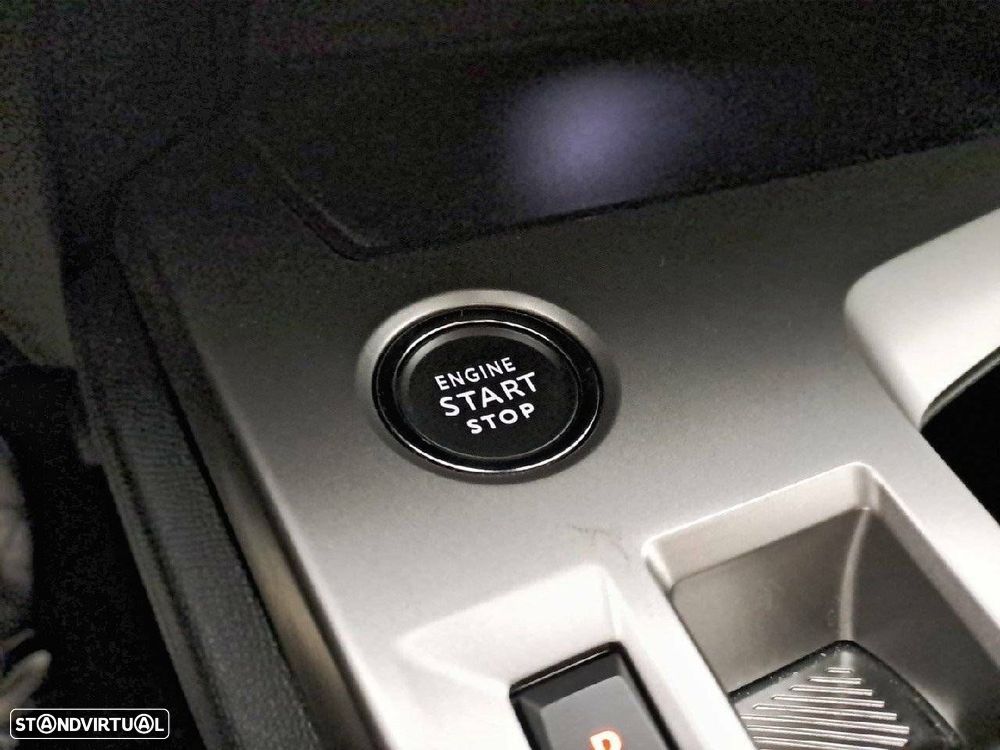 Peugeot 408 1.2 Hybrid Allure e-DCS6 - 18