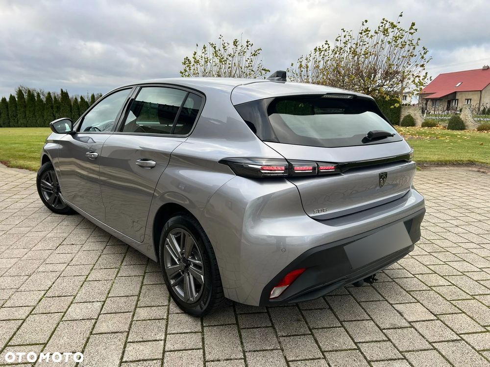 Peugeot 308 - 8