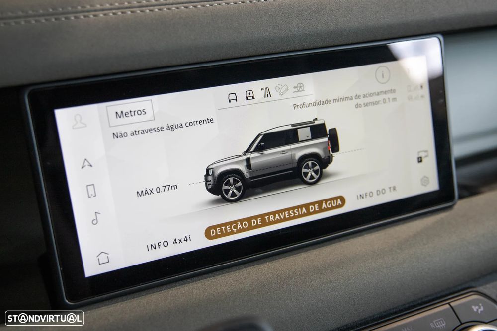 Land Rover Defender 3.0 I6 90 AWD X-Dynamic S - 30