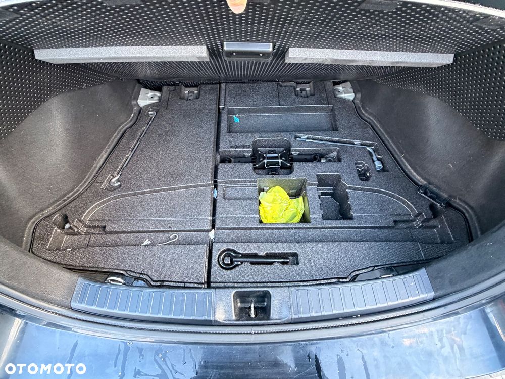 Toyota Prius 1.8 Hybrid Premium - 10