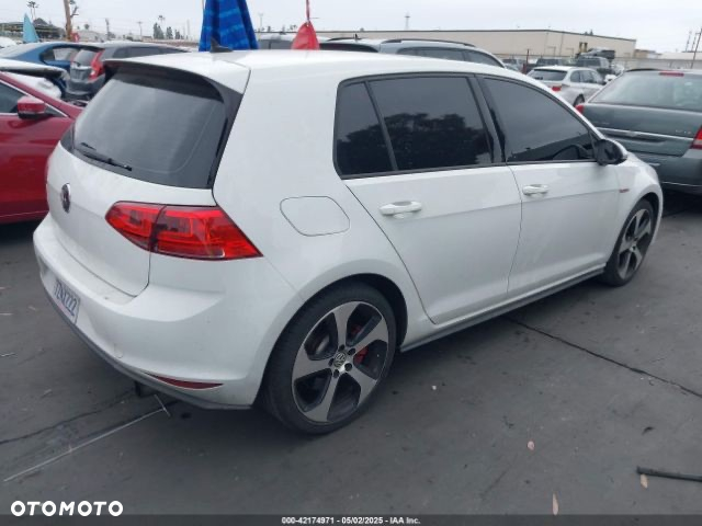 Volkswagen Golf GTI (BlueMotion Technology) DSG - 4