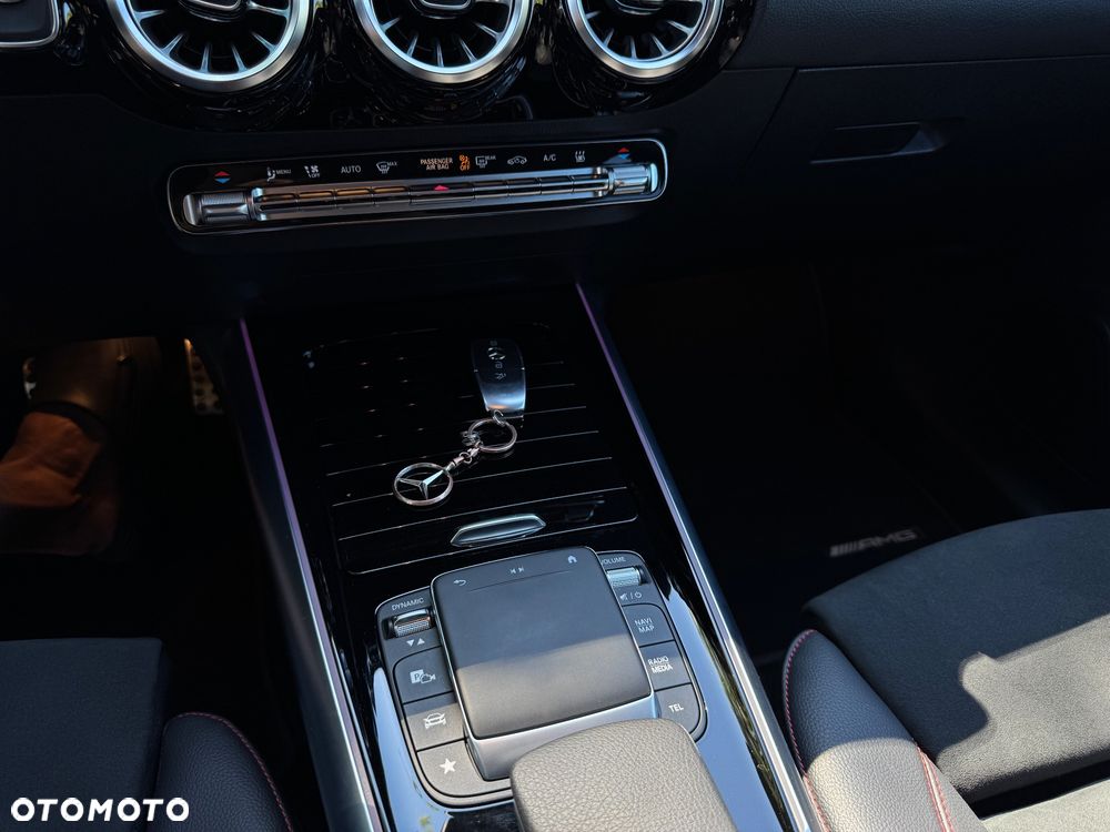 Mercedes-Benz EQA 350 66.5kWh 4-Matic AMG Line - 36