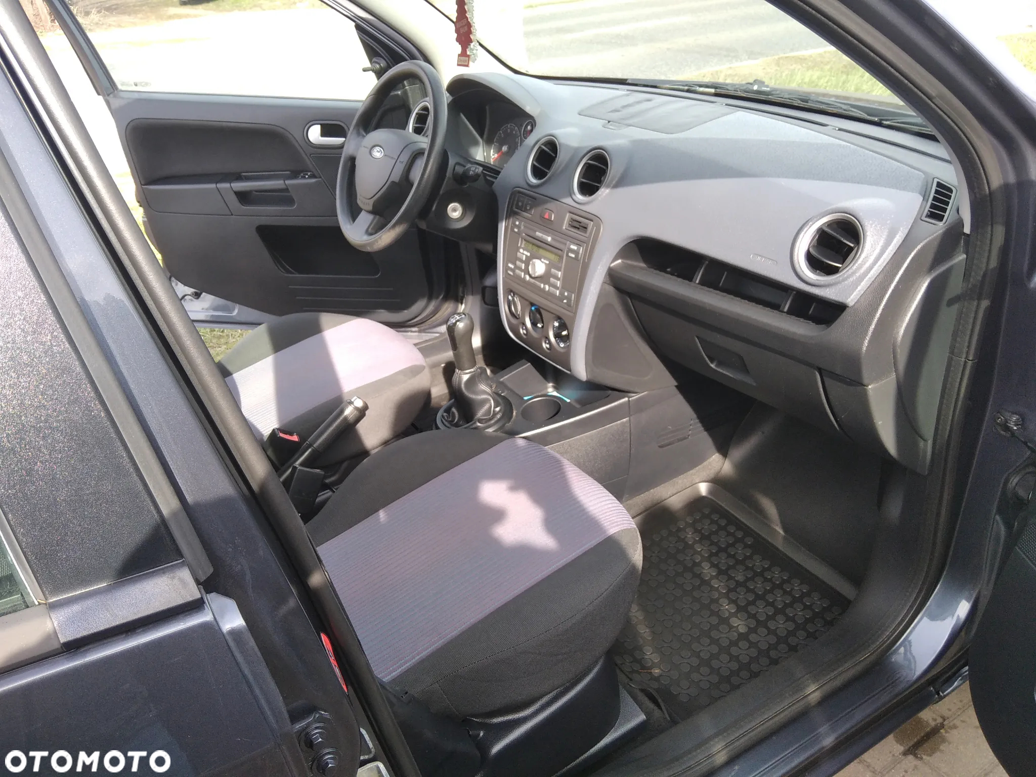 Ford Fusion 1.4 Ambiente - 12