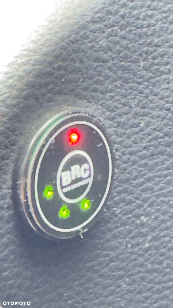Toyota Corolla 1.8 Hybrid Comfort - 32