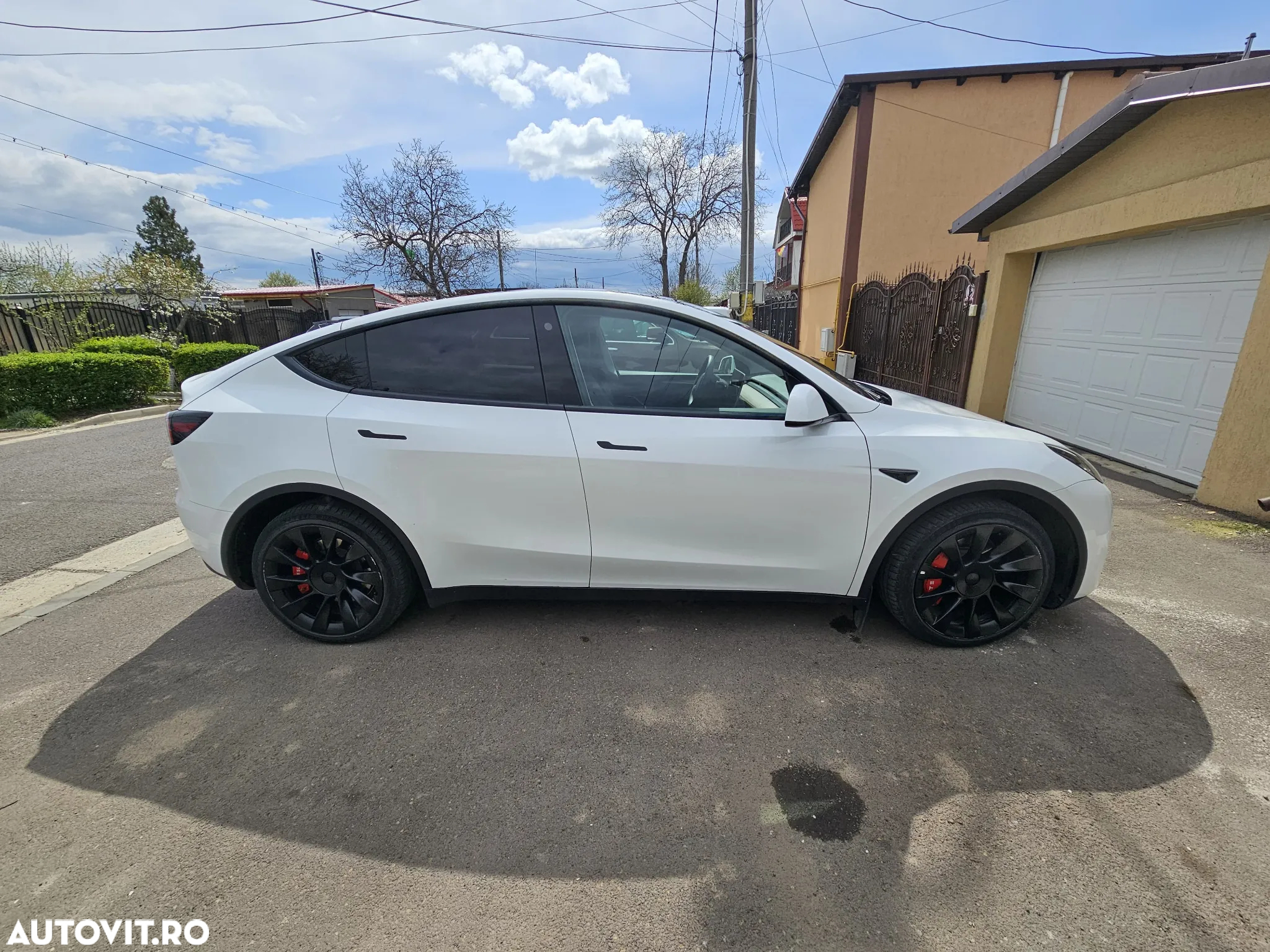 Tesla Model Y Long Range Dual Motor AWD - 19