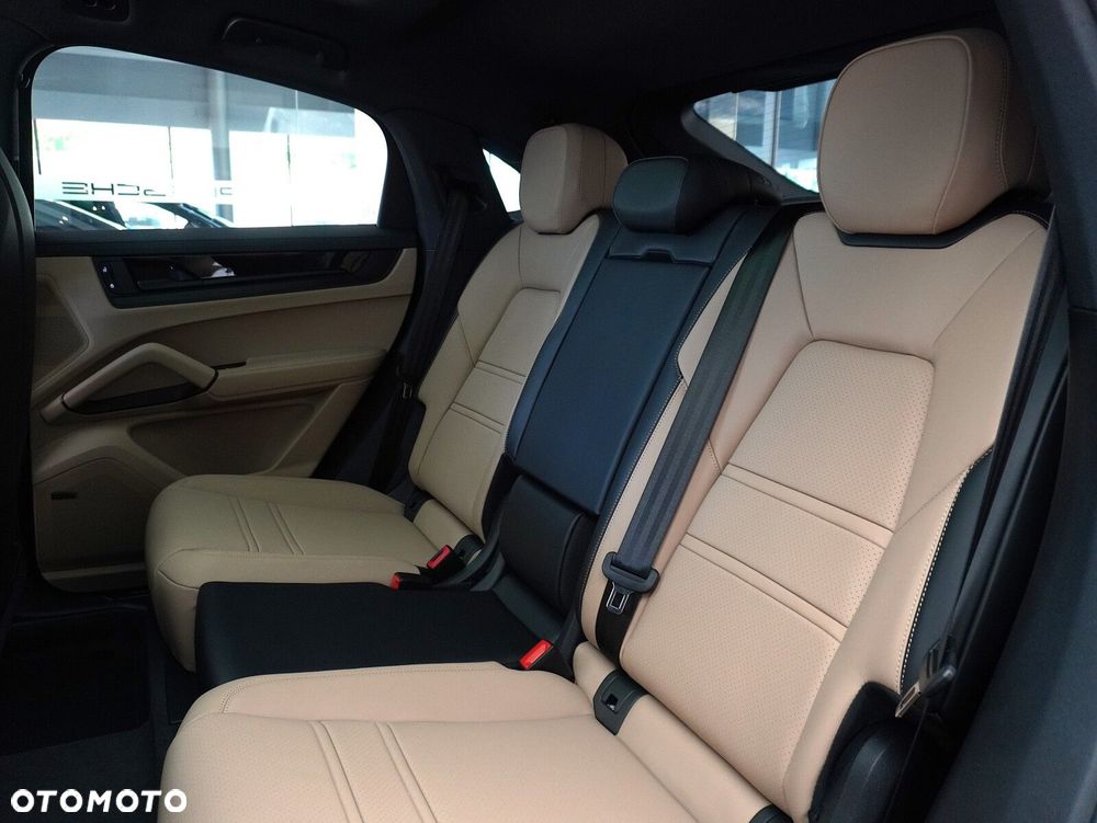 Porsche Cayenne E-Hybrid PHEV Black Edition - 35