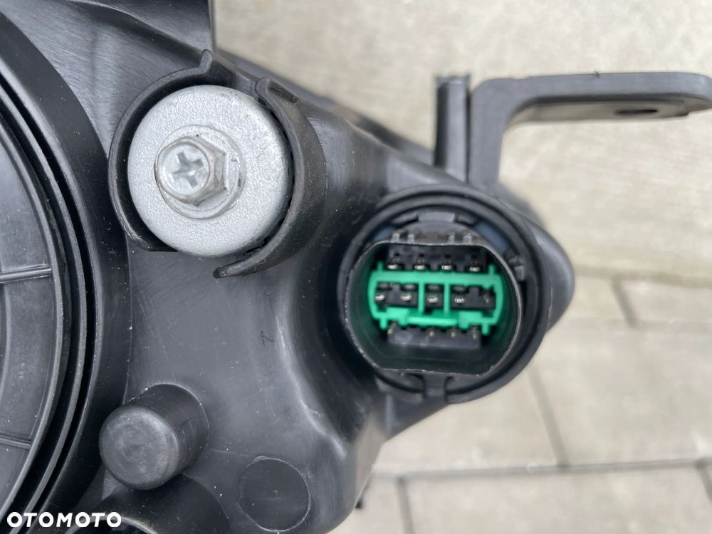 LAMPA PRZEDNIA LEWA HYUNDAI i30 II GD  2011-2016 - 13pin - 3