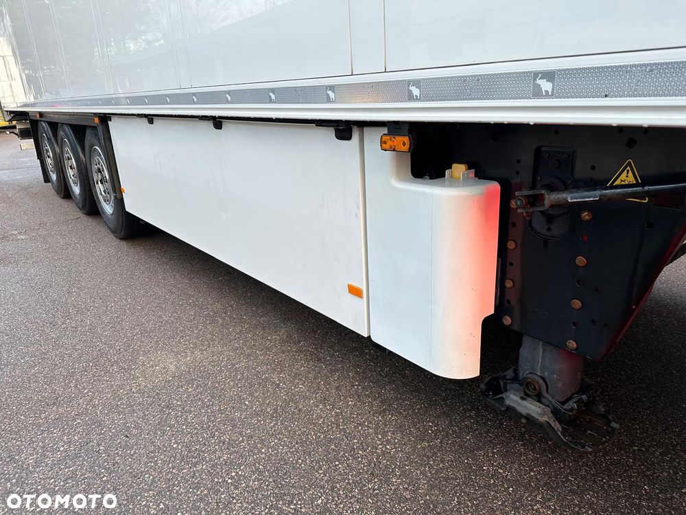 Schmitz Cargobull SKO 24 - 7