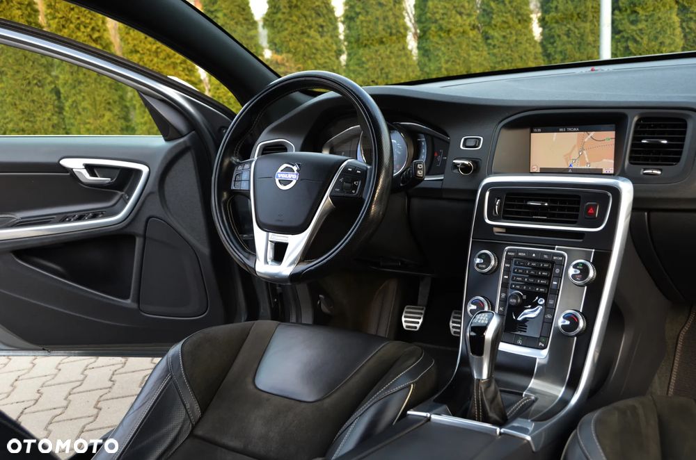 Volvo V60 D2 Drive-E R-Design Momentum - 31