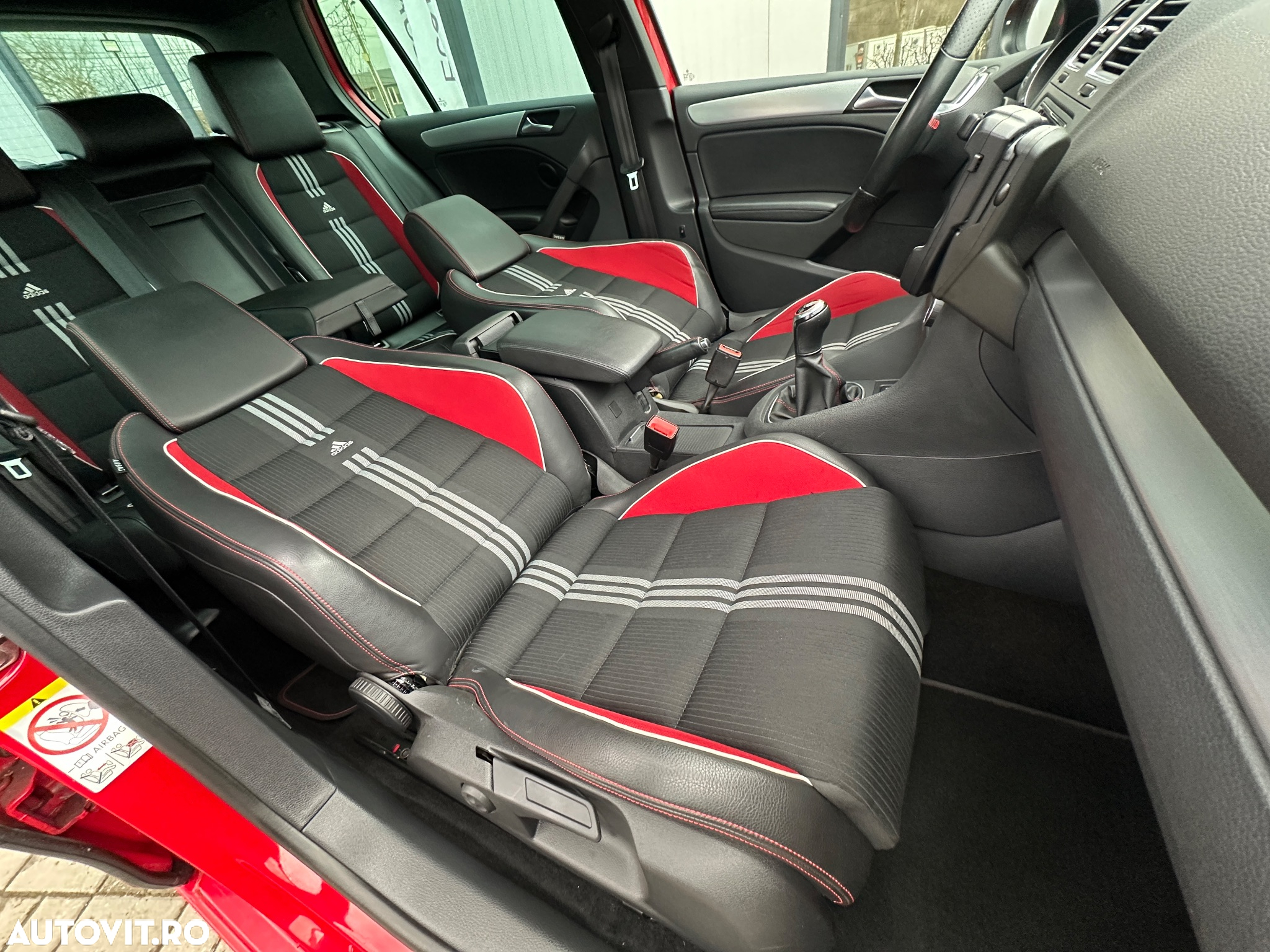 Volkswagen Golf 2.0 GTI adidas - 26