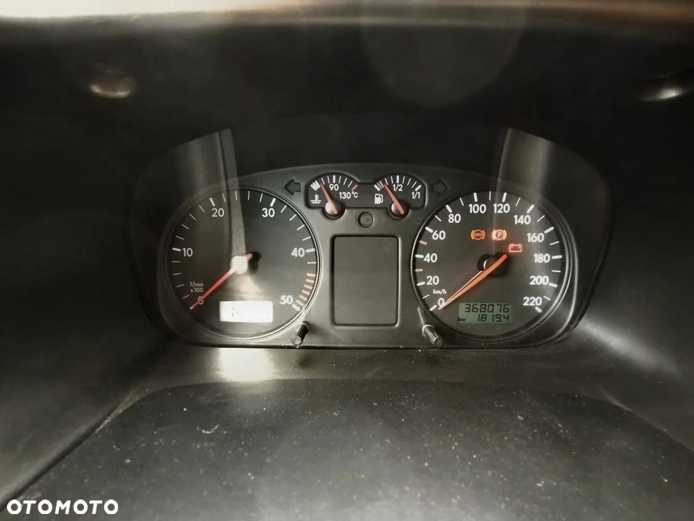 Volkswagen Multivan - 24
