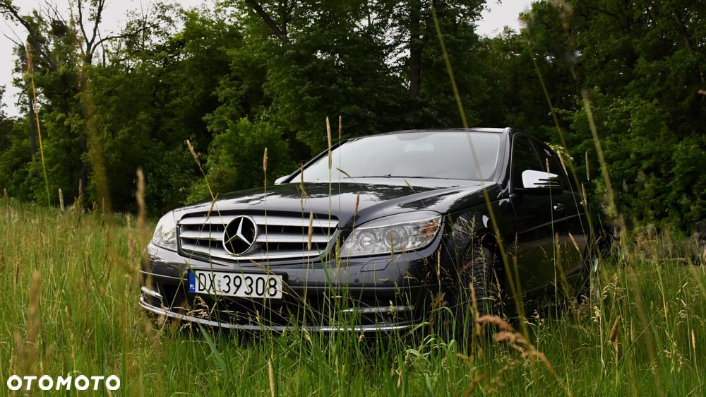 Mercedes-Benz Klasa C 180 CGI Automatik BlueEFFICIENCY Avantgarde - 2