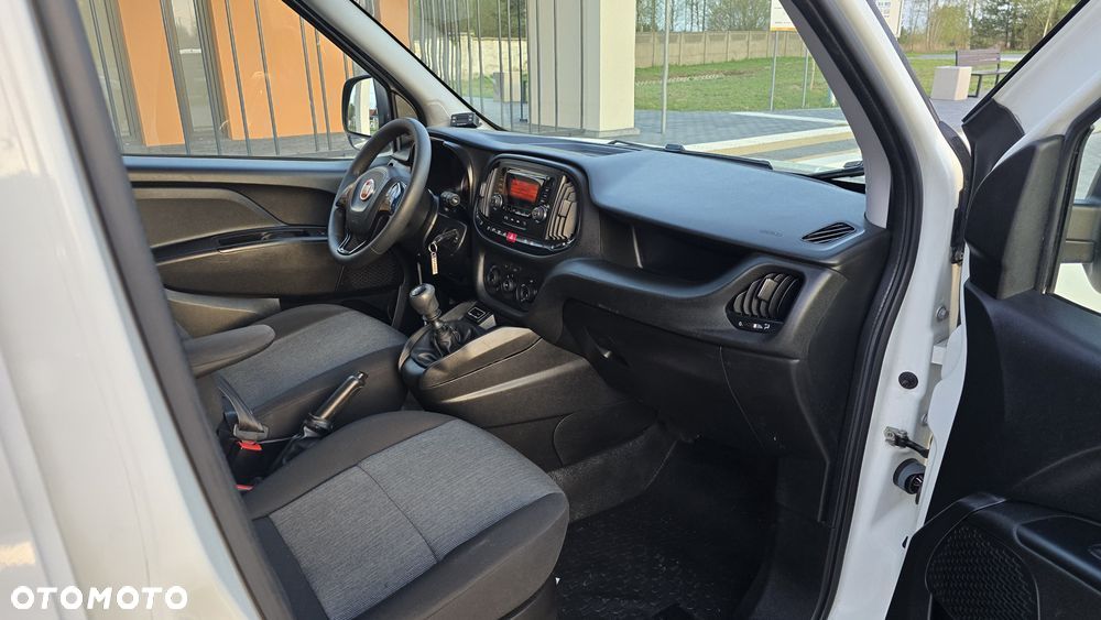 Fiat DOBLO MAXI LONG ❗❗SILNIK 1.6 / SKRZYNIA 6 BIEGÓW / CHŁODNIA-MROŹNIA +25 -25❗❗THERMO KING / ZABUDOWA LAMAR / DRZWI BOCZNE / GRZANIE / IZOTERMA / FULL OPCJA / KLIMATYZACJA / SALON POLSKA / JAK NOWY ❗❗ - 7