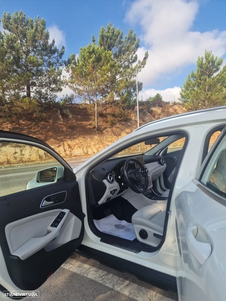 Mercedes-Benz GLA 220 d Urban - 13