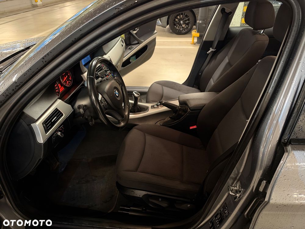 BMW 3 Series 2009 photo 5