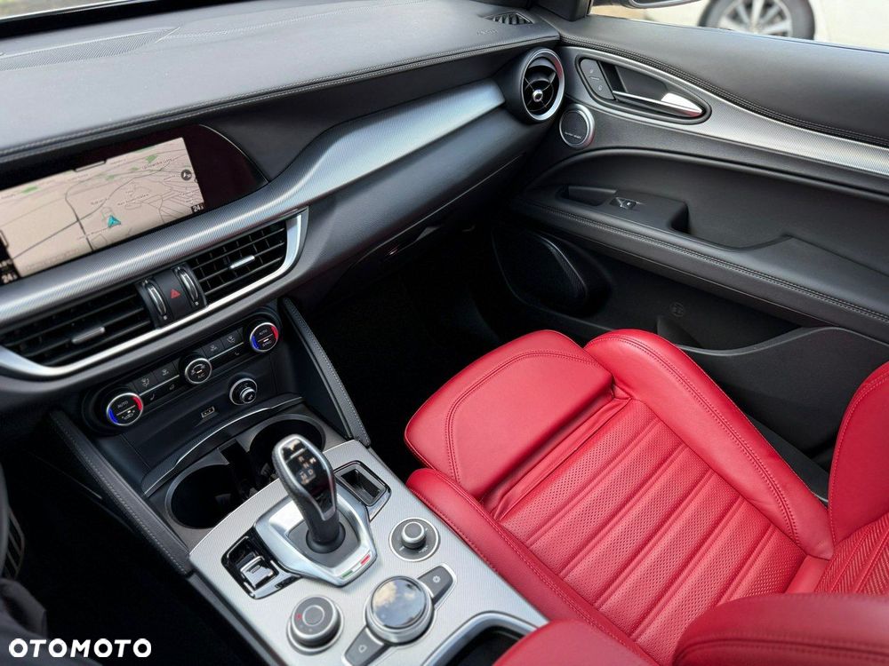 Alfa Romeo Stelvio 2.0 Turbo 16V AT8-Q4 Super - 18