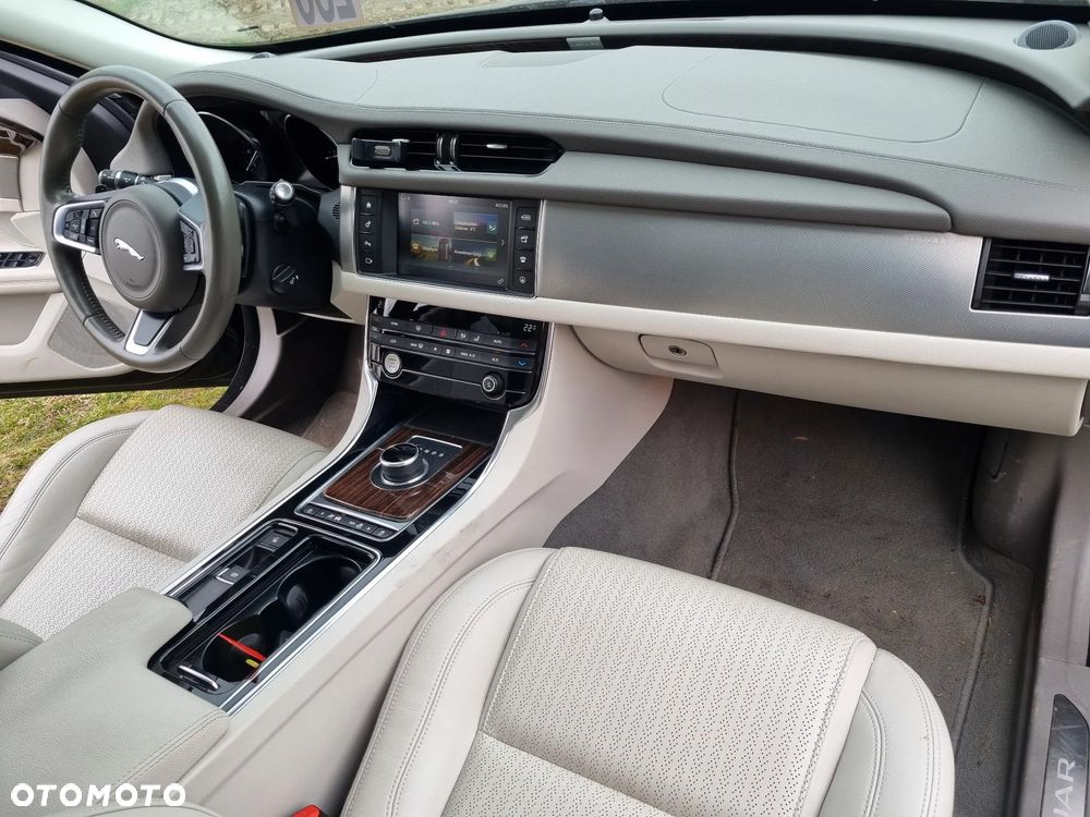 Jaguar XF 2.0 i4D Pure - 20
