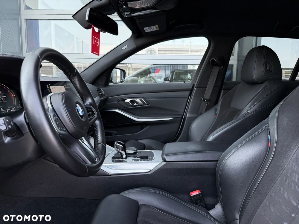 BMW Seria 3 320d M Sport - 25
