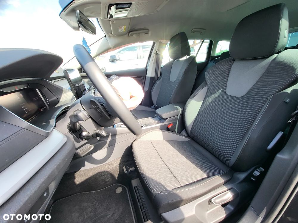 Skoda Octavia 1.5 TSI mHEV DSG Selection - 8