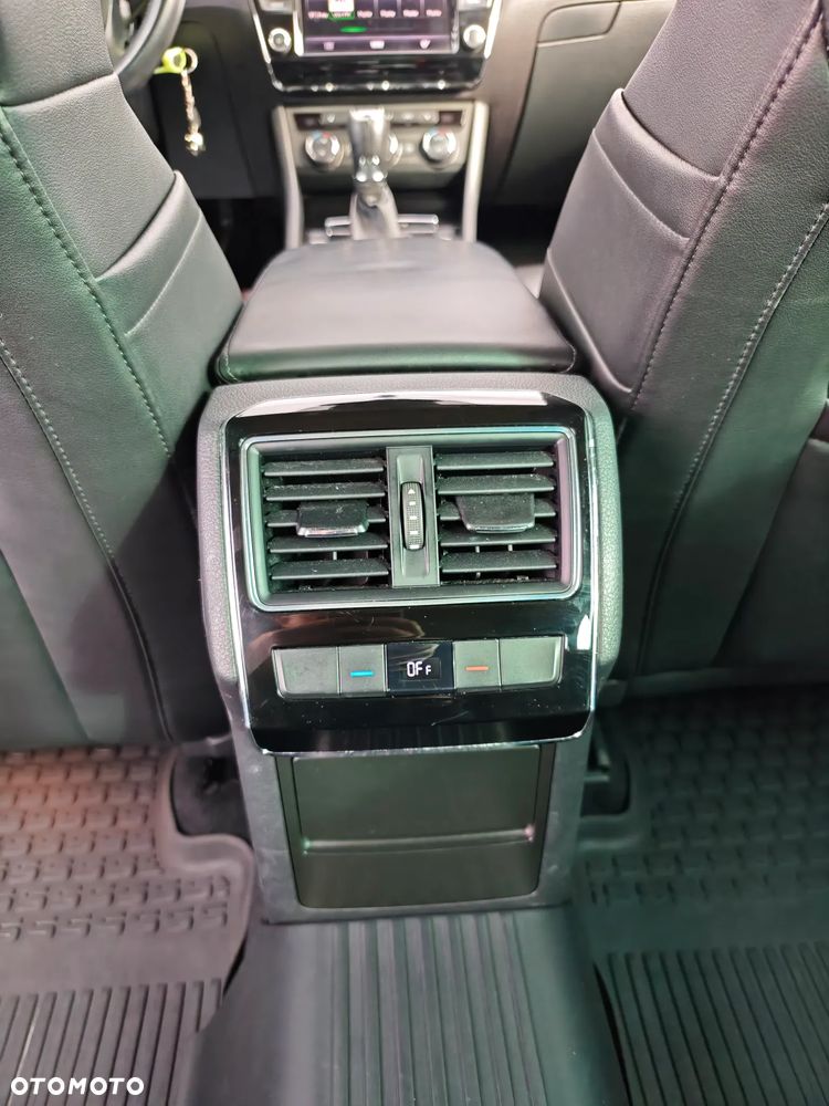 Skoda Superb 2.0 TDI DSG Ambition - 22