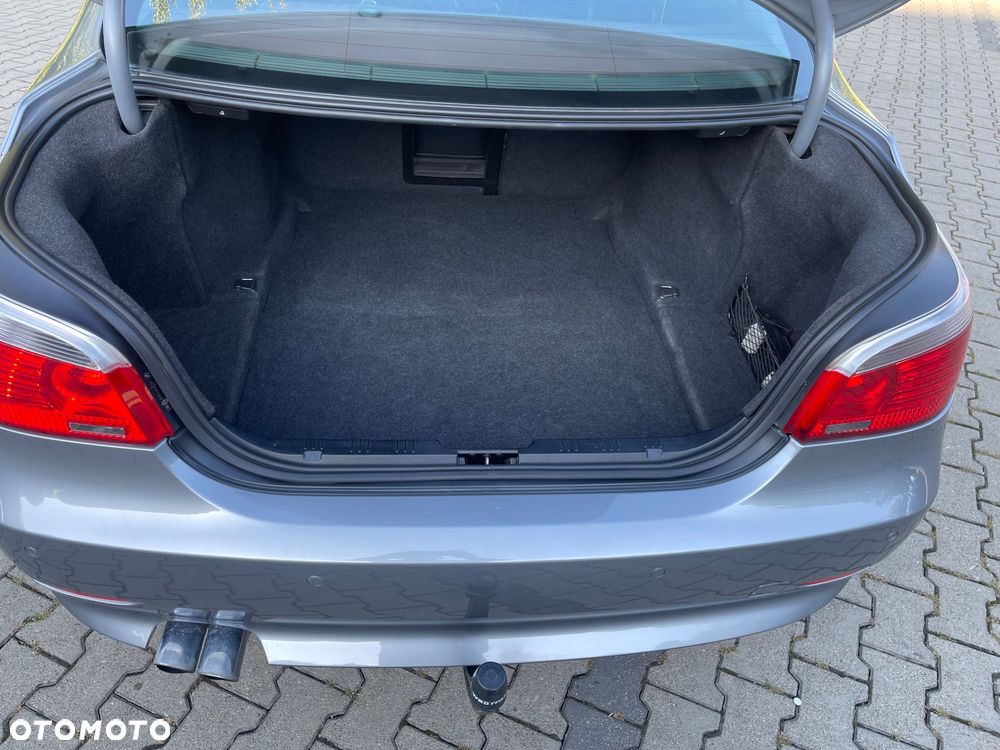 BMW Seria 5 520i - 10