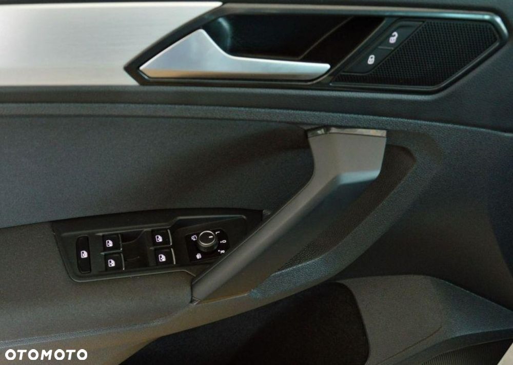 Volkswagen Tiguan - 17