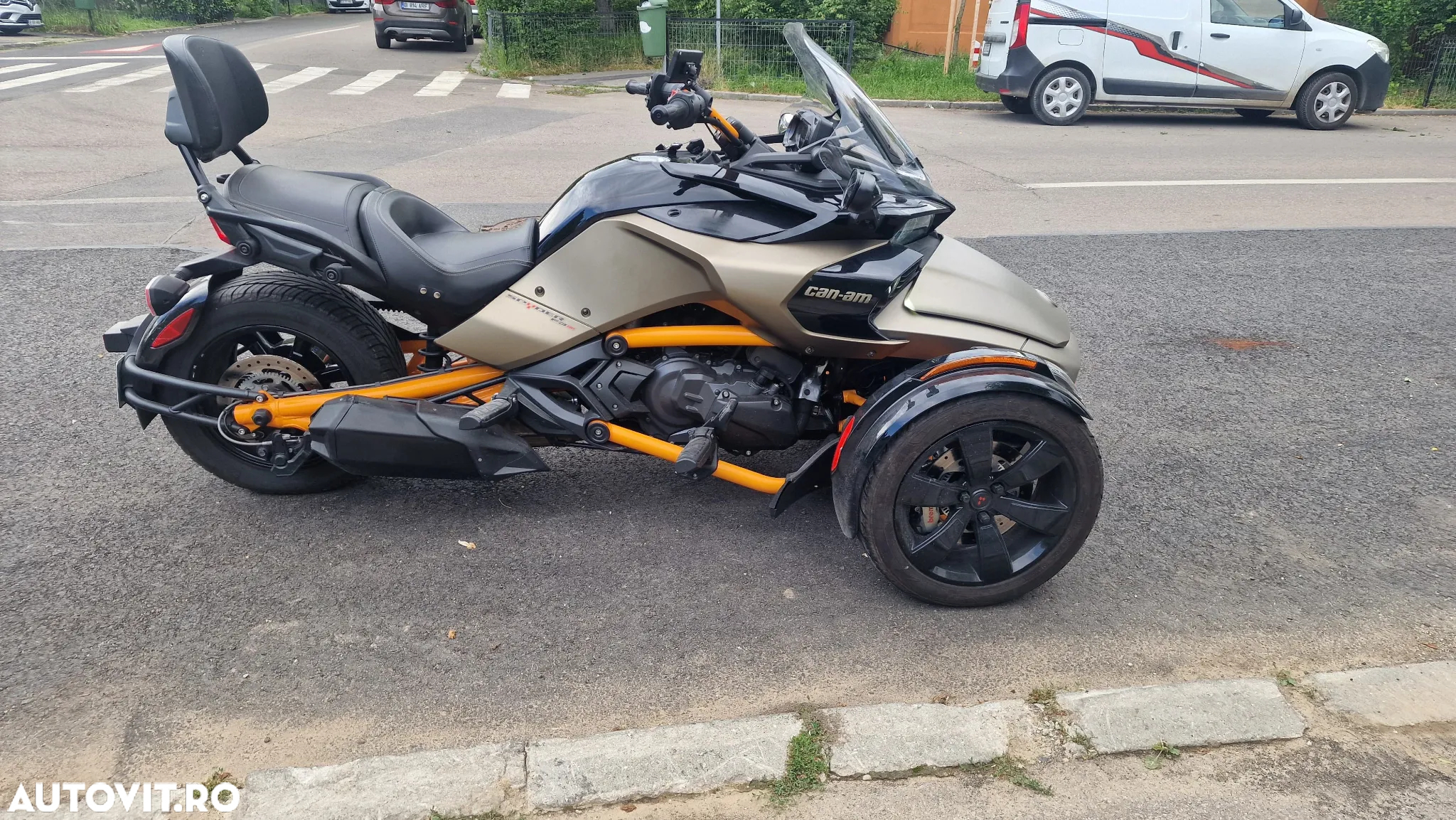 Can-Am Spyder - 8