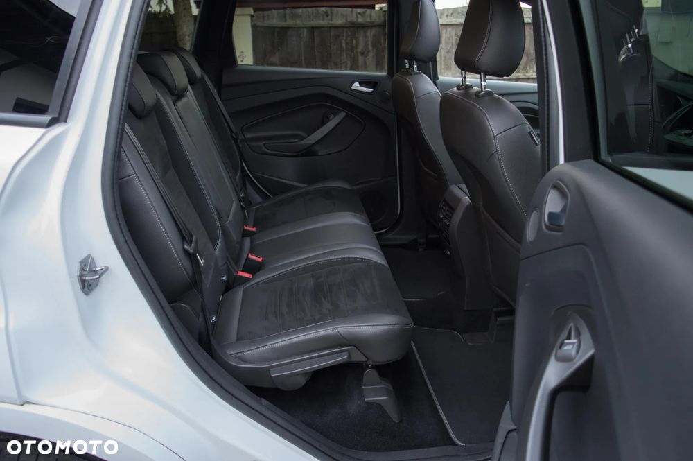 Ford Kuga 2.0 TDCi 4x4 ST-Line - 36