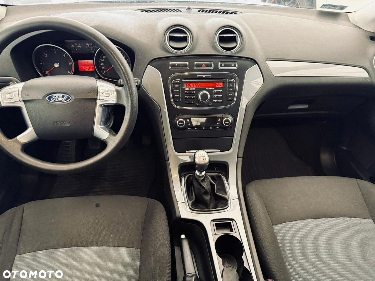 Ford Mondeo - 35