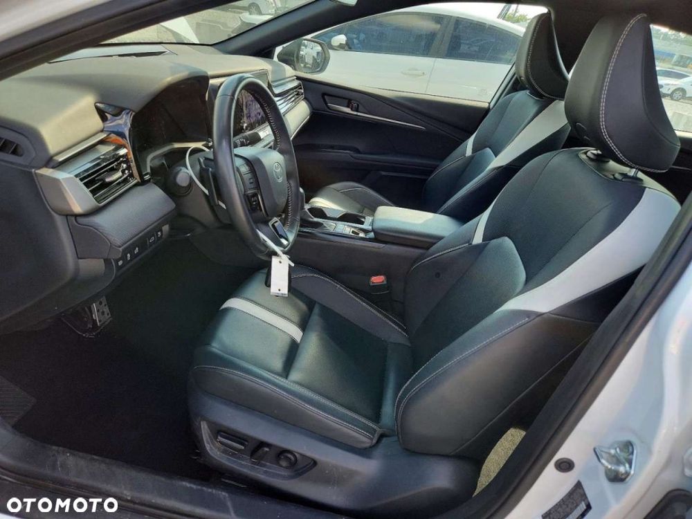 Toyota Camry - 8