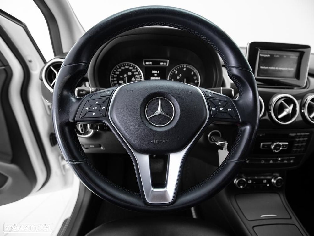 Mercedes-Benz B 180 - 16