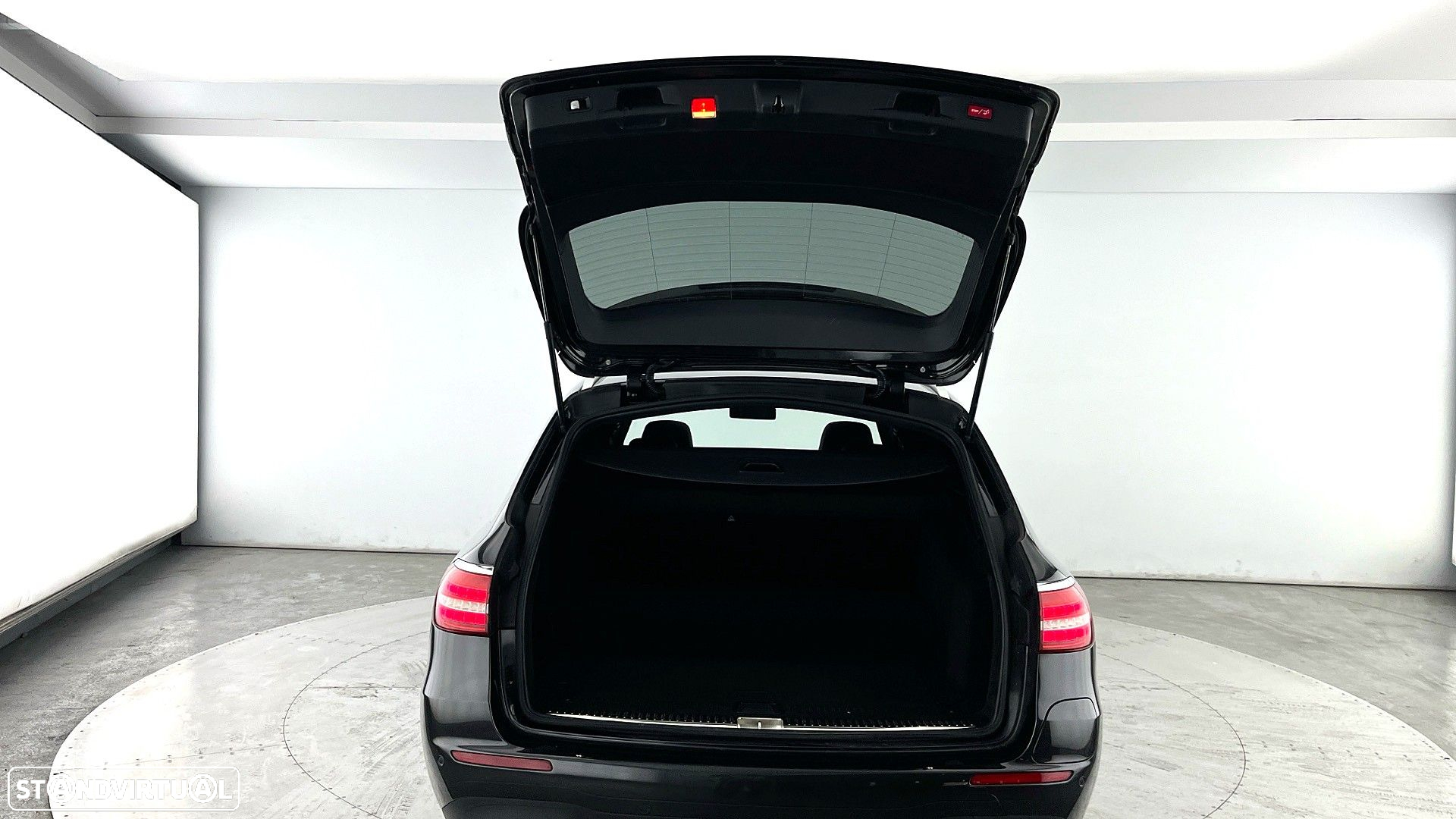 Mercedes-Benz E 300 de AMG Line - 52