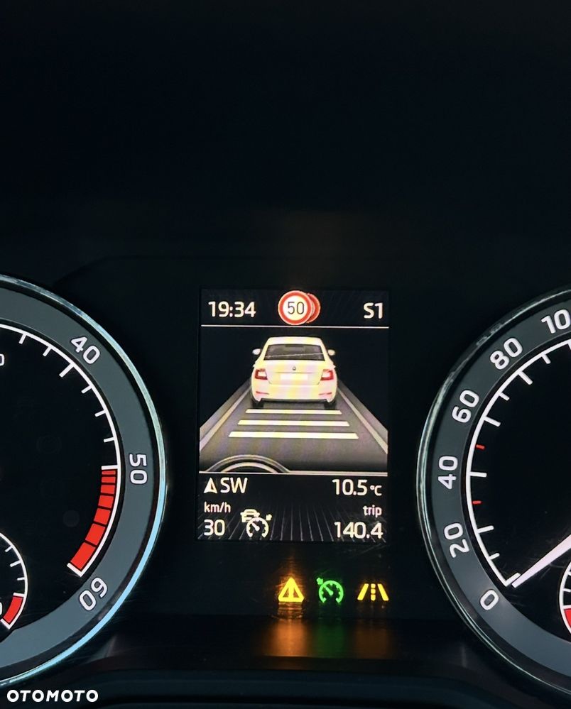 Skoda Superb 2.0 TDI L&K DSG - 30