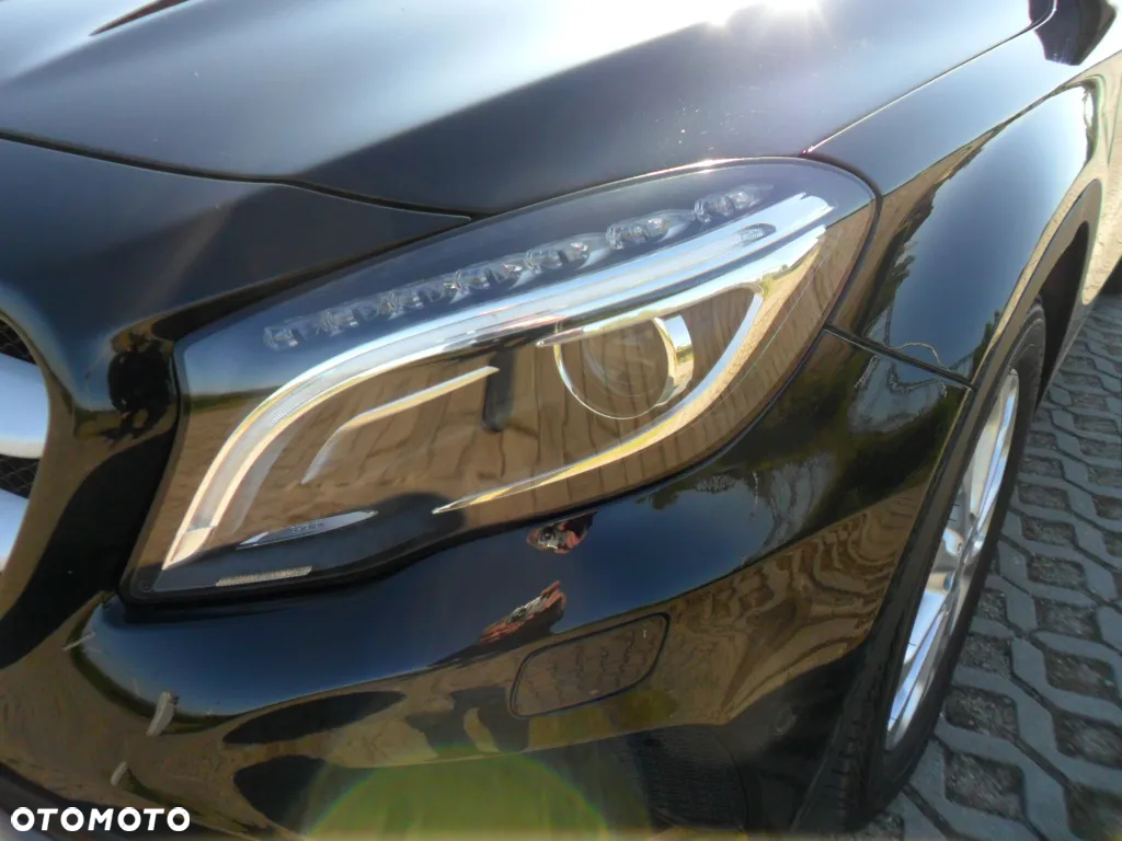 Mercedes-Benz GLA - 10