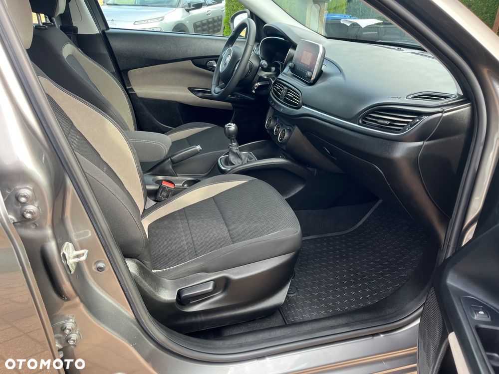 Fiat Tipo 1.4 T-Jet Lounge - 25